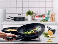 BK Wokpan Easy Induction - Aluminium - ø 30 Cm / 5 Liter - Keramische Anti-aanbaklaag 8 BK Wokpan Easy Induction - Aluminium - ø 30 Cm / 5 Liter - Keramische Anti-aanbaklaag -Westmark Winkel 057dd567e24016bfd2f6c2e554328d25a95bde80 BK Easy Induction Wok 006