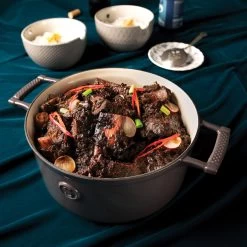 Saveur Selects Braadpan Voyage - Rabbit Grey - ø 25 Cm / 4.7 Liter - Geëmailleerde Anti-aanbaklaag 8 Saveur Selects Braadpan Voyage - Rabbit Grey - ø 25 Cm / 4.7 Liter - Geëmailleerde Anti-aanbaklaag -Westmark Winkel 1 3 15