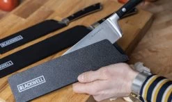 Blackwell Mesbeschermer - Universeel - Zwart - Voor Messen Met Een Lemmet Tot 22 Cm -Westmark Winkel 10 Blackwell Messenbeschermers sfeer 3