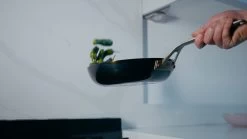 Saveur Selects Pannenset - Carbon Steel (Wokpan ø 35 Cm + Koekenpan ø 30 Cm) - Inductie En Alle Andere Warmtebronnen 16 Saveur Selects Pannenset - Carbon Steel (Wokpan ø 35 Cm + Koekenpan ø 30 Cm) - Inductie En Alle Andere Warmtebronnen -Westmark Winkel 1200x675 4