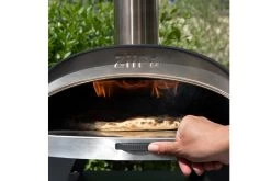 ZiiPa Pizza Oven Piana - Houtgestookt - Met Thermometer - Leisteen - Voor ø 30 Cm Pizza's - Roterende Pizzasteen 14 ZiiPa Pizza Oven Piana - Houtgestookt - Met Thermometer - Leisteen - Voor ø 30 Cm Pizza's - Roterende Pizzasteen -Westmark Winkel 159601