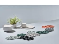 Zone Denmark Pannenonderzetter Triangles - Black - 24 X 14 Cm -Westmark Winkel 330311 env high 1