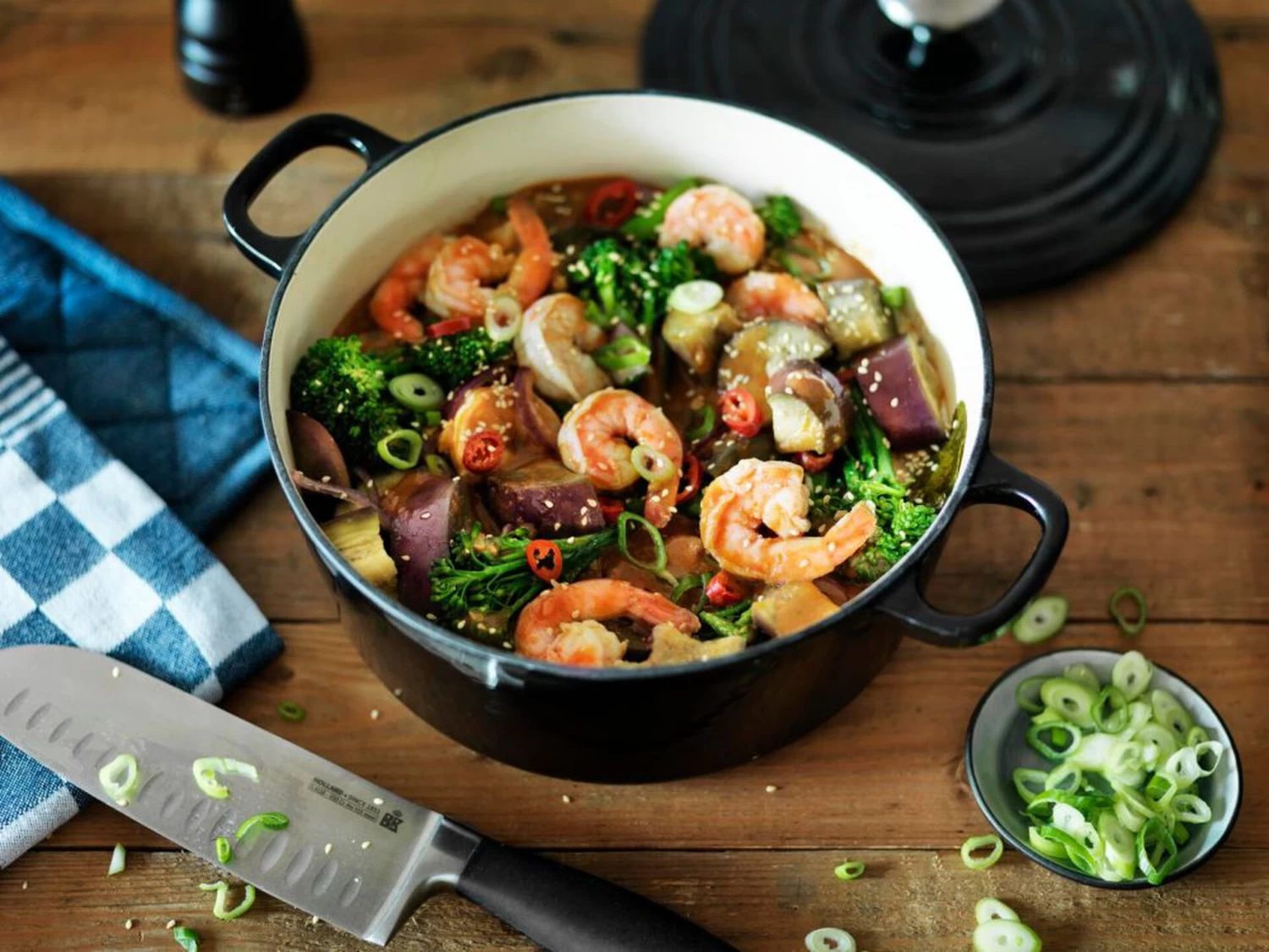 BK Braadpan Bourgogne - Aqua Blue - ø 28 Cm / 6.7 Liter 4 BK Braadpan Bourgogne - Aqua Blue - ø 28 Cm / 6.7 Liter - Afbeelding 2