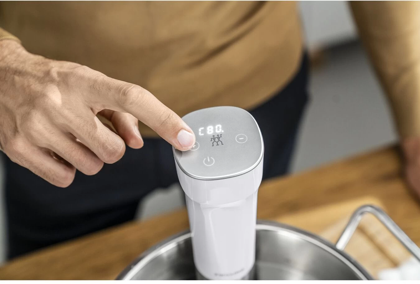 Zwilling Sous Vide Stick Enfinigy - Nauwkeurige Temperatuurinstelling - IPX7 Waterproof - Zwart 12 Zwilling Sous Vide Stick Enfinigy - Nauwkeurige Temperatuurinstelling - IPX7 Waterproof - Zwart - Afbeelding 10