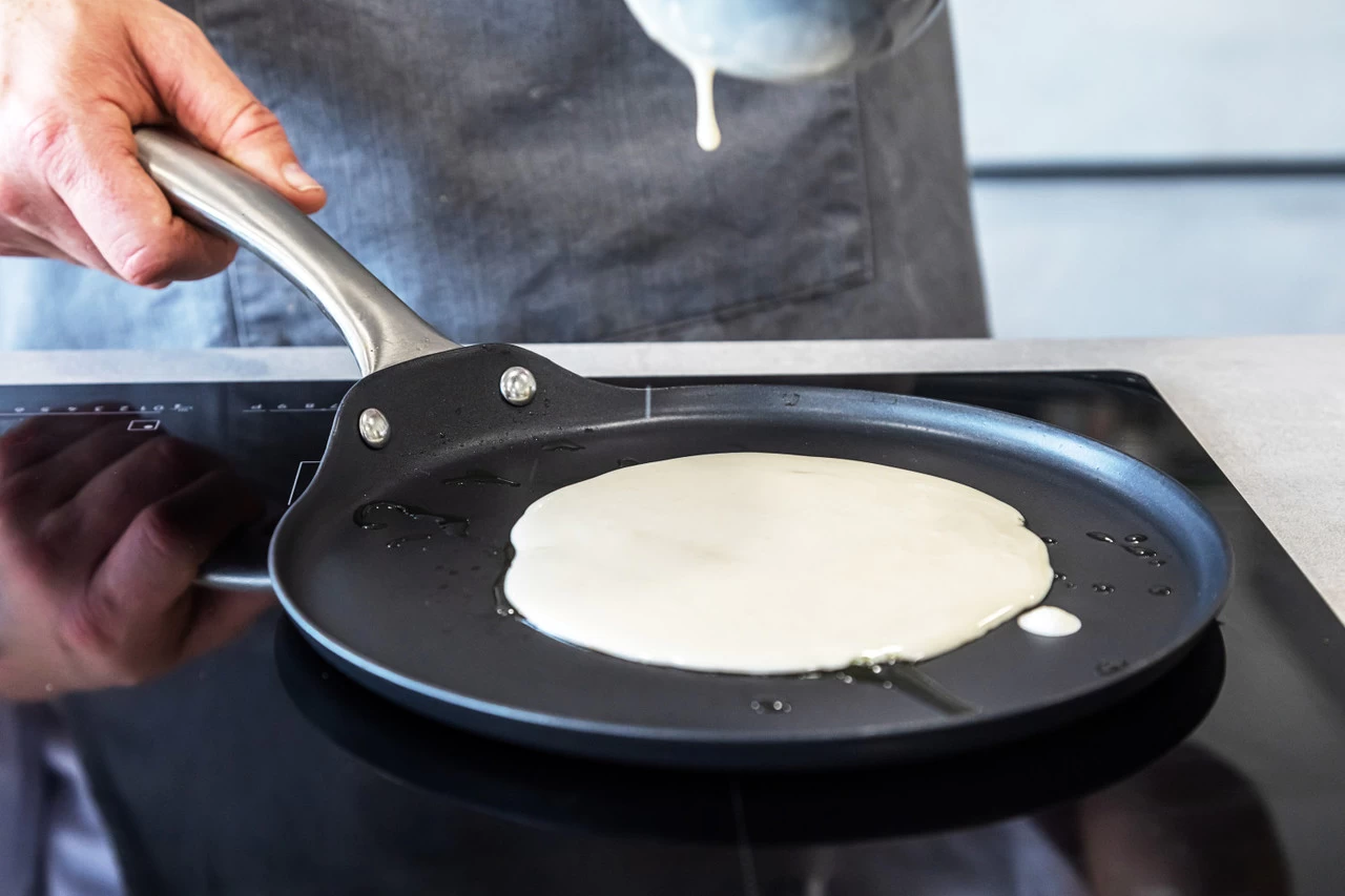 MasterClass Pannenkoekenpan - ø 24 Cm - Standaard Anti-aanbaklaag 5 MasterClass Pannenkoekenpan - ø 24 Cm - Standaard Anti-aanbaklaag - Afbeelding 3