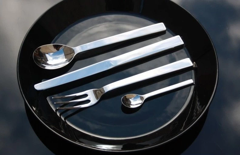 Alessi Bestekset Santiago - DC05S5 - 5-delig - Door David Chipperfield 4 Alessi Bestekset Santiago - DC05S5 - 5-delig - Door David Chipperfield - Afbeelding 2