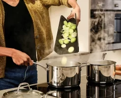 Joseph Joseph Snijplank Chop2Pot Plus 45 X 26 - Opvouwbaar - Zwart 9 Joseph Joseph Snijplank Chop2Pot Plus 45 X 26 - Opvouwbaar - Zwart -Westmark Winkel 60202 60205 Media 03