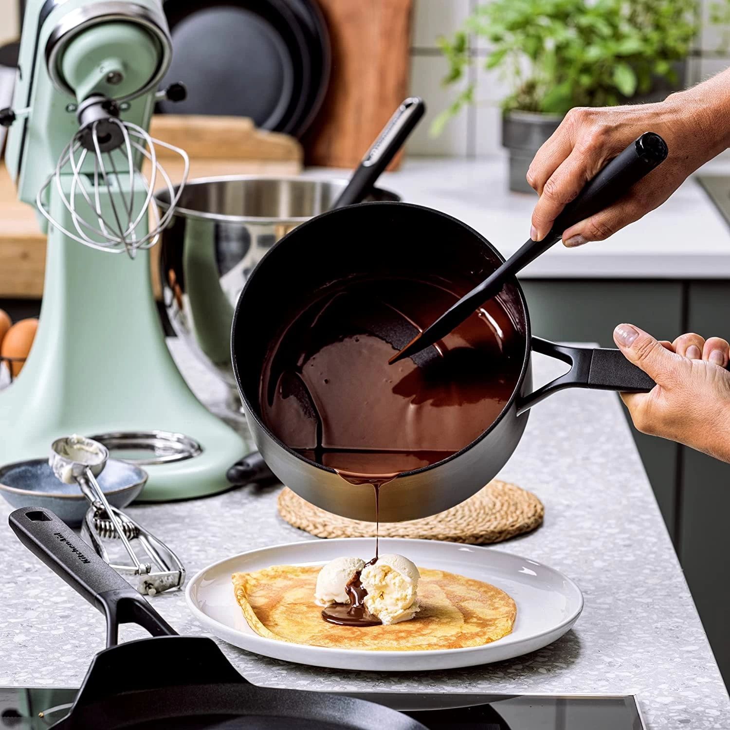 KitchenAid Steelpan Classic Forged - ø 16 Cm / 1.5 Liter - Keramische Anti-aanbaklaag 5 KitchenAid Steelpan Classic Forged - ø 16 Cm / 1.5 Liter - Keramische Anti-aanbaklaag - Afbeelding 3