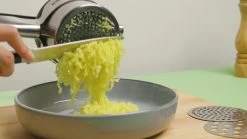 Sareva Pureeknijper / Aardappelpers - RVS - ø 10 Cm -Westmark Winkel 8720364454593 1 1