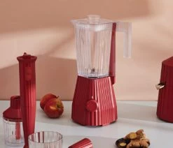 Alessi Blender Plissé - 5 Snelheden + Turbostand - Rood - Michele De Lucchi - 1.5 Liter - MDL09 R -Westmark Winkel Alessi Blender Sfeer1