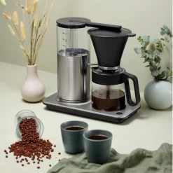 Wilfa Filter-koffiezetapparaat Classic Steel - 1.25 Liter - WI602273 7 Wilfa Filter-koffiezetapparaat Classic Steel - 1.25 Liter - WI602273 -Westmark Winkel Coffee Brewer Classic Pause CM3S A100 Environment Sqr 63c11c3c6e9445.09868237