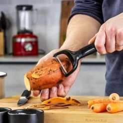 KitchenAid Dunschiller Classic 18 Cm - Zwart -Westmark Winkel KitchenAid obierak do ziemniakow CLASSIC Onyx Black KCG145OHOBE 5057982065904