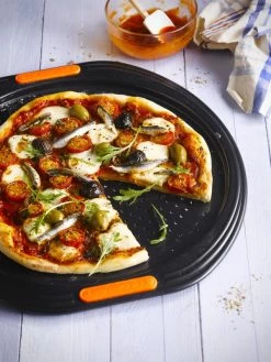 Le Creuset Pizzaplaat Patiliss - ø 33 Cm 6 Le Creuset Pizzaplaat Patiliss - ø 33 Cm -Westmark Winkel Le Creuset Pizzaplaat Sfeer
