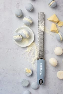 Microplane Rasp Premium Classic - Fijn - Sky Blue 6 Microplane Rasp Premium Classic - Fijn - Sky Blue -Westmark Winkel Microplane Premium Classic 46227 Zester Sky Blue Macarons 2