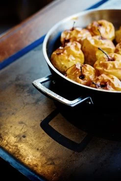 Le Creuset Hapjespan Met Deksel - Les Forgées TNS - ø 26 Cm / 2.7 Liter - Standaard Anti-aanbaklaag -Westmark Winkel RS3631 FRJ 7438 lpr