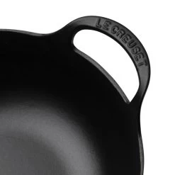 Le Creuset Wokpan / Balti Dish - Mat Zwart - ø 24 Cm / 2.7 Liter - Geëmailleerde Anti-aanbaklaag -Westmark Winkel RS6769 20142247220460 4 scr 1