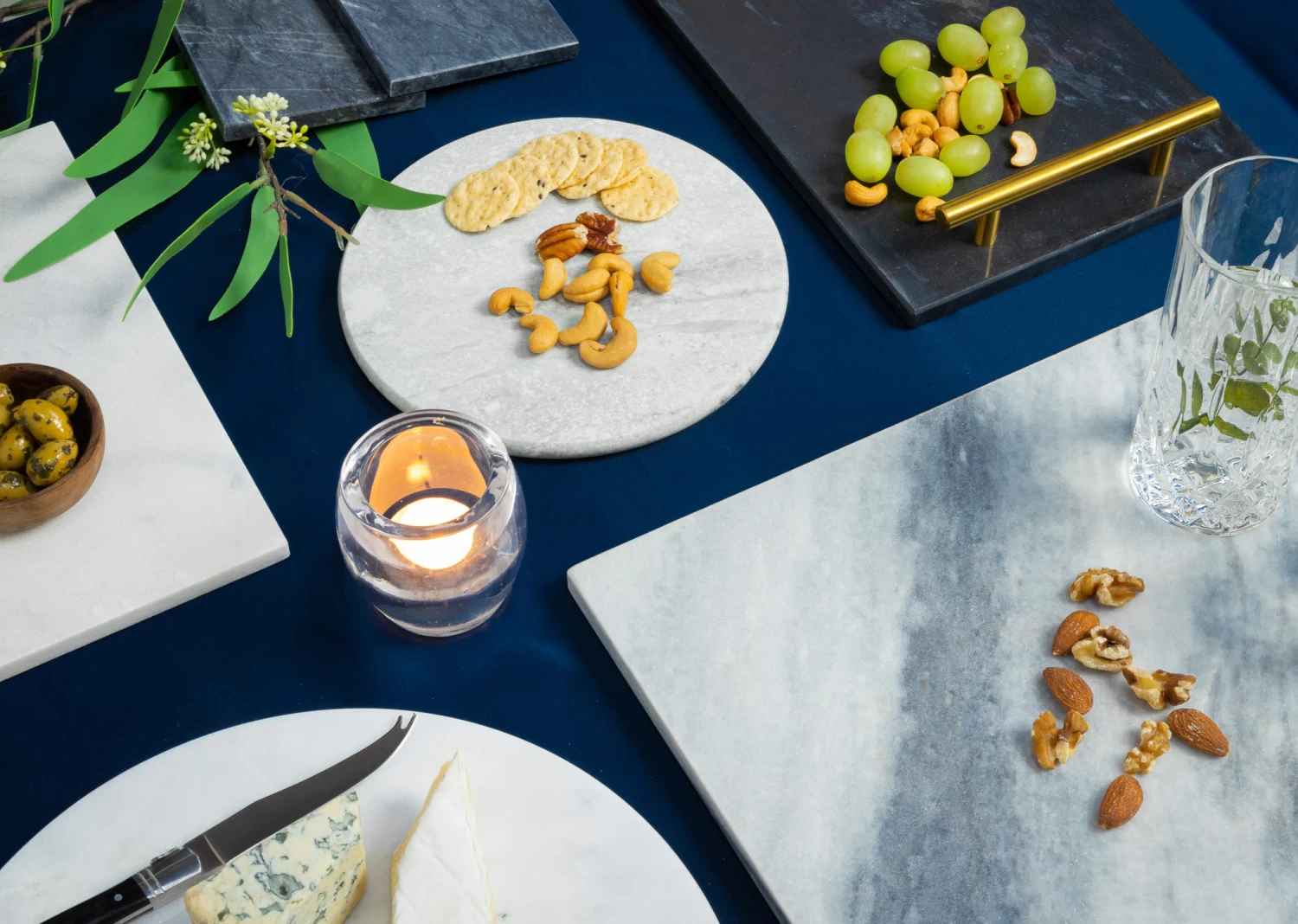 Jay Hill Snijplank / Serveerplank / Borrelplank Marmer - Grijs - ø 30 Cm 6 Jay Hill Snijplank / Serveerplank / Borrelplank Marmer - Grijs - ø 30 Cm - Afbeelding 4