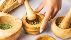 Jay Hill Vijzel Tunea - Olijfhout - ø 10 Cm 12 Jay Hill Vijzel Tunea - Olijfhout - ø 10 Cm -Westmark Winkel TuneaHand 13