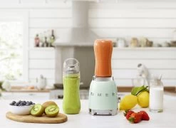 SMEG Smoothie Blender - Compact - Watergroen - 600 Ml - PBF01PGEU -Westmark Winkel WEB PBF01PGEU L02.jpg