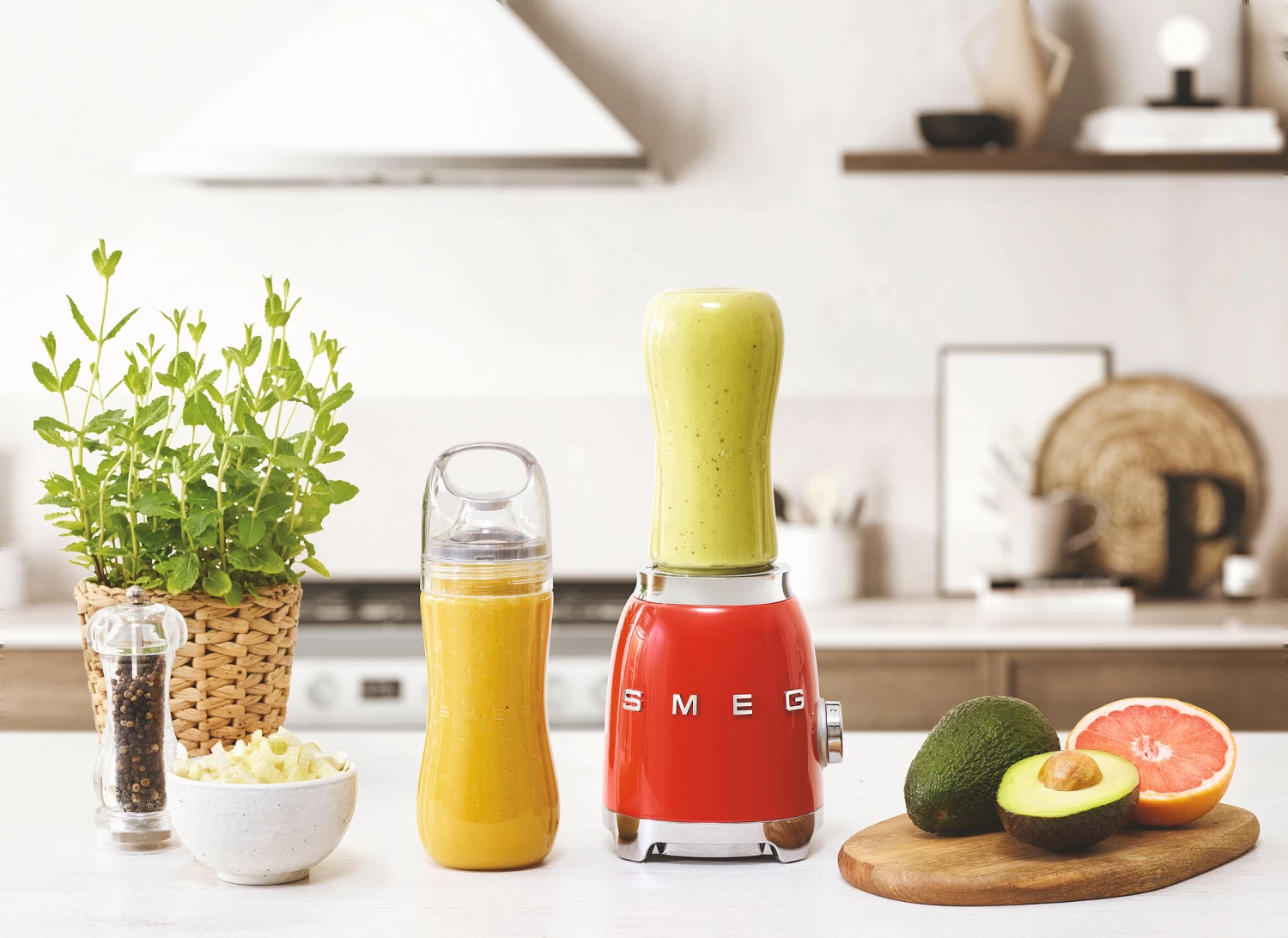 SMEG Smoothie Blender - Compact - Rood - 600 Ml - PBF01RDEU 5 SMEG Smoothie Blender - Compact - Rood - 600 Ml - PBF01RDEU - Afbeelding 3