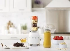SMEG Smoothie Blender - Compact - Wit - 600 Ml - PBF01WHEU -Westmark Winkel WEB PBF01WHEU L01.jpg