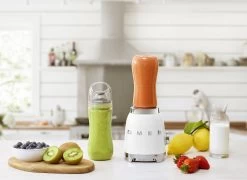 SMEG Smoothie Blender - Compact - Wit - 600 Ml - PBF01WHEU -Westmark Winkel WEB PBF01WHEU L02.jpg