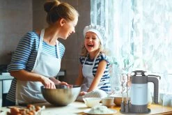 Westinghouse Handmixer Retro Collections - 6 Standen - Blauw - WKHM250BU -Westmark Winkel WKHM250BU Hand Mixer BLUE Lifestyle