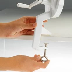 Westmark Bonensnijder / Snijbonenmolen Aluminium 8 Westmark Bonensnijder / Snijbonenmolen Aluminium -Westmark Winkel Westmark Snijbonenmolen Aluminium 2