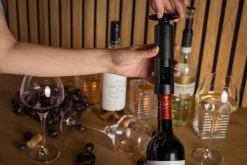 Sareva Wijnopener Set (met Wijnstopper. Foliesnijder & Schenktuit) 11 Sareva Wijnopener Set (met Wijnstopper. Foliesnijder & Schenktuit) -Westmark Winkel Wijnopener 04