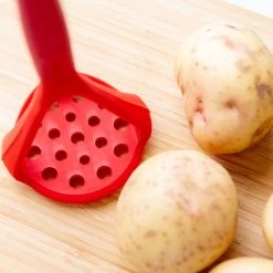 Colourworks Aardappelstamper Rood - 25 Cm 10 Colourworks Aardappelstamper Rood - 25 Cm -Westmark Winkel an6vy1cicb8glkczpvwv 30813