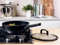 BK Hapjespan Met Deksel - Easy Induction - ø 28 Cm / 4.6 Liter - Keramische Anti-aanbaklaag -Westmark Winkel bcf2cdccf90878caf7fa58243e2fb20cc4cc690b BK Easy Induction Skillet 24 008