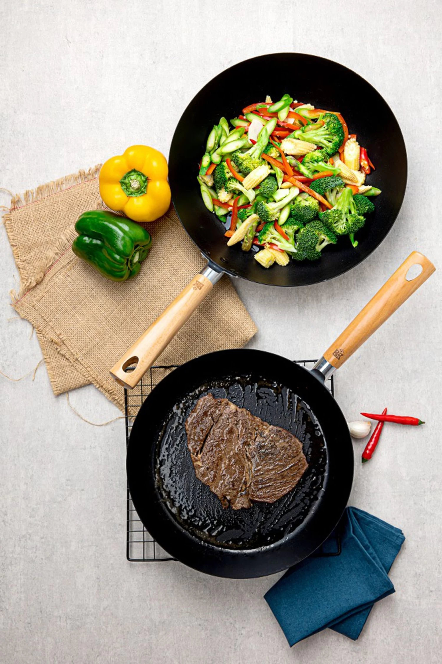 BK Wokpan Force - Carbon Steel - ø 30 Cm - Zonder Anti-aanbaklaag 8 BK Wokpan Force - Carbon Steel - ø 30 Cm - Zonder Anti-aanbaklaag - Afbeelding 6