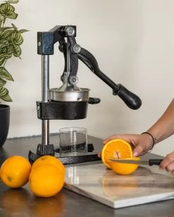 Sareva Citruspers - Gietijzer - Hevelmodel - Zwart 11 Sareva Citruspers - Gietijzer - Hevelmodel - Zwart -Westmark Winkel citruspers 2 1