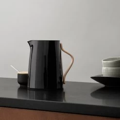Stelton Thermoskan Emma Black 1 Liter 5 Stelton Thermoskan Emma Black 1 Liter -Westmark Winkel danish modern line half
