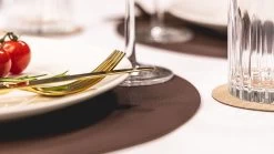 Jay Hill Placemats - Vegan Leer - Bruin / Zand - Dubbelzijdig - ø 38 Cm - 6 Stuks -Westmark Winkel jay hill placemat 2