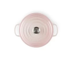 Le Creuset Braadpan Signature - Shell Pink - ø 24 Cm / 4.2 Liter -Westmark Winkel le creuset sginature braadpan shell pink 24cm 1