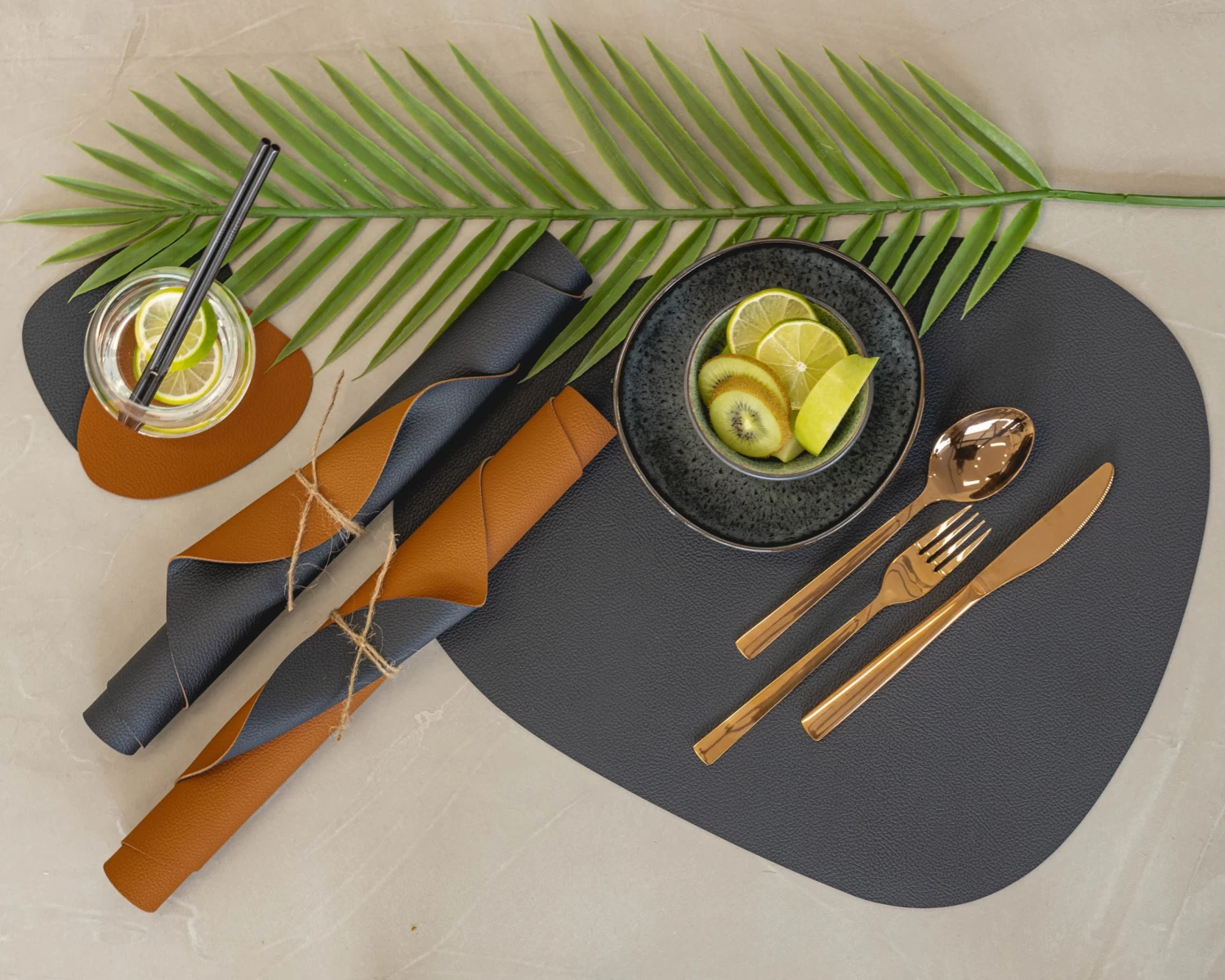 Jay Hill Onderzetters - Vegan Leer - Zwart / Cognac - Organic - Dubbelzijdig - 13 X 11 Cm - 6 Stuks 5 Jay Hill Onderzetters - Vegan Leer - Zwart / Cognac - Organic - Dubbelzijdig - 13 X 11 Cm - 6 Stuks - Afbeelding 3