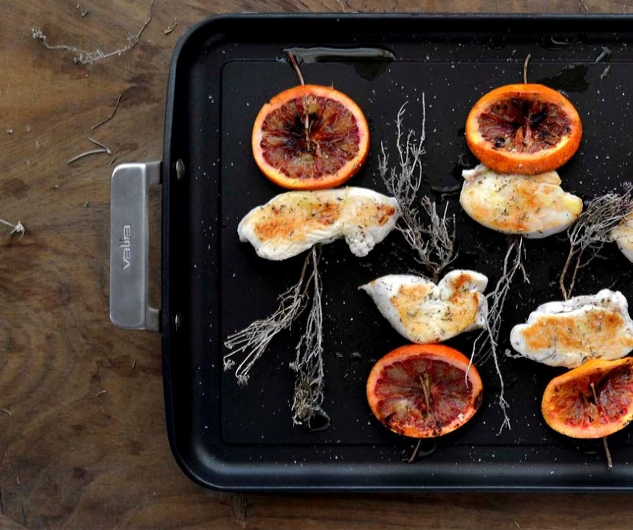 Valira Bakplaat Aire - 28 X 28 Cm - Standaard Anti-aanbaklaag 8 Valira Bakplaat Aire - 28 X 28 Cm - Standaard Anti-aanbaklaag - Afbeelding 6