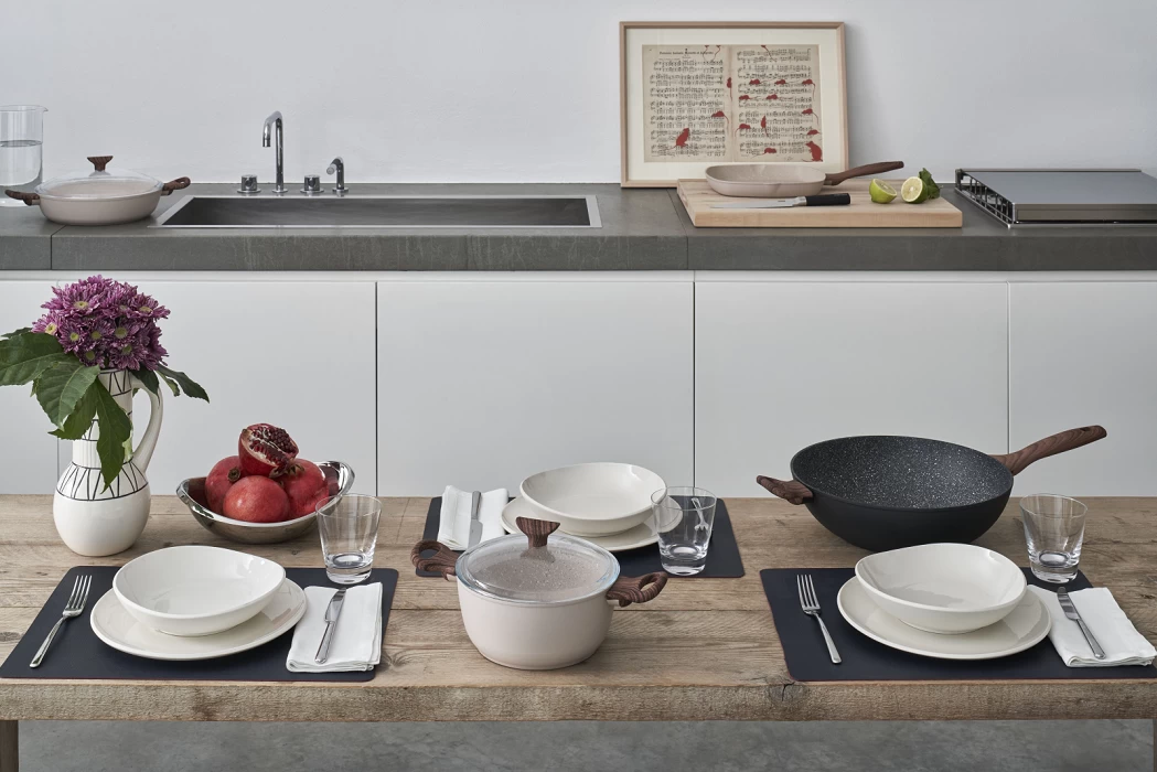 Sambonet Braadpan Rock 'n' Rose - Creme - ø 24 Cm / 4.5 Liter - Standaard Anti-aanbaklaag 6 Sambonet Braadpan Rock 'n' Rose - Creme - ø 24 Cm / 4.5 Liter - Standaard Anti-aanbaklaag - Afbeelding 4