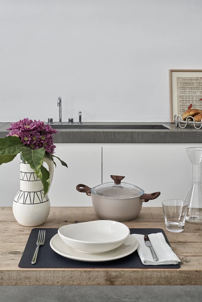 Sambonet Braadpan Rock 'n' Rose - Creme - ø 24 Cm / 4.5 Liter - Standaard Anti-aanbaklaag 7 Sambonet Braadpan Rock 'n' Rose - Creme - ø 24 Cm / 4.5 Liter - Standaard Anti-aanbaklaag - Afbeelding 5