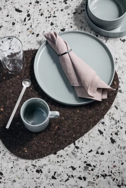 Blomus Schenkkan Pilare - Agave Green - 1 Liter 10 Blomus Schenkkan Pilare - Agave Green - 1 Liter -Westmark Winkel servies blomus mio 23