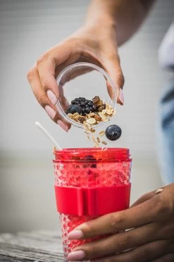 Sareva Muesli Beker - Met Lepel - Yoghurt 2 Go - Rood -Westmark Winkel sfeer 24