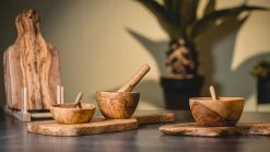 Jay Hill Serveerplank Met Handgreep Tunea - Olijfhout - 36 X 15 Cm 11 Jay Hill Serveerplank Met Handgreep Tunea - Olijfhout - 36 X 15 Cm -Westmark Winkel tunea 4 1 2